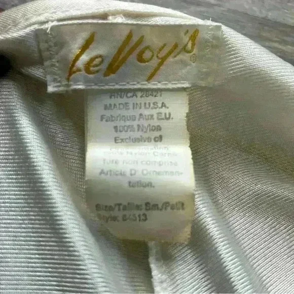 LeVoy’s Vintage Lingerie Gown - Picture 6 of 9